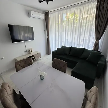 Апартаменты Grand Luxury With Sea View Свети-Влас